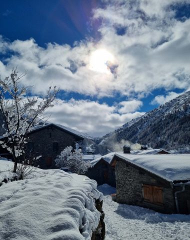 Valmeinier-Dörfer unter dem Schnee